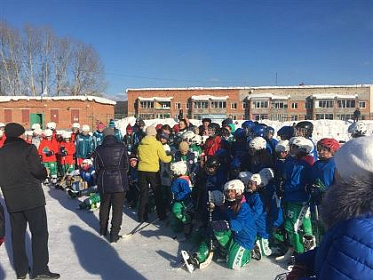 В Железногорске-Илимском юные хоккеистки впервые участвовали в турнире по бенди на кубок Бориса Алексеева